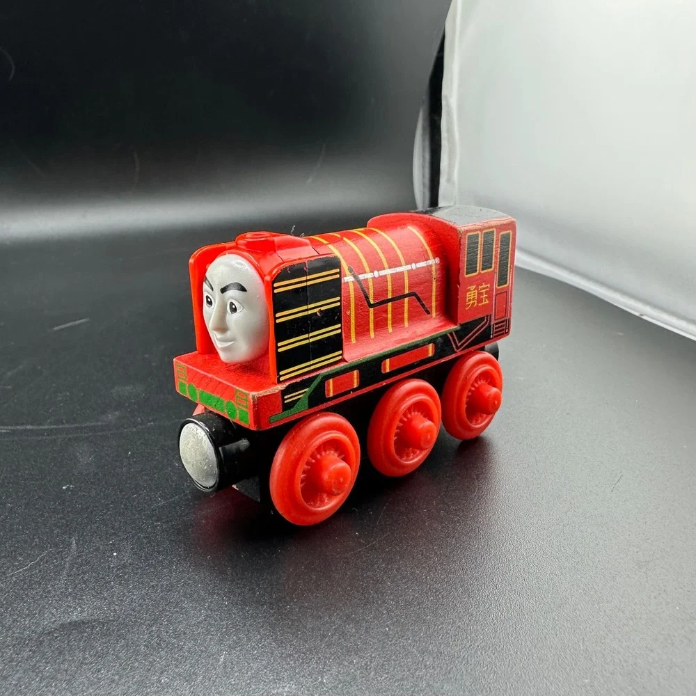 Thomas & Friends Wood Yong Bao Wooden‎ Railway Engine Mattel Red Train 2012